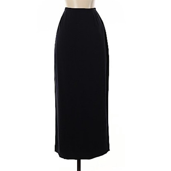 Valerie Stevens Dresses & Skirts - EUC Valerie Stevens Black Pencil Skirt Size 4